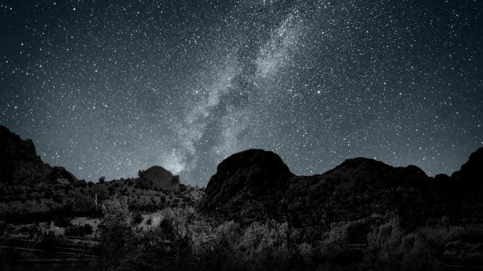 为什么现在知乎有一种j***a运行速度很慢，很吃***的论调？